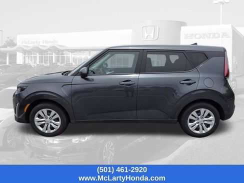 Used 2023 Kia Soul LX FWD image 2