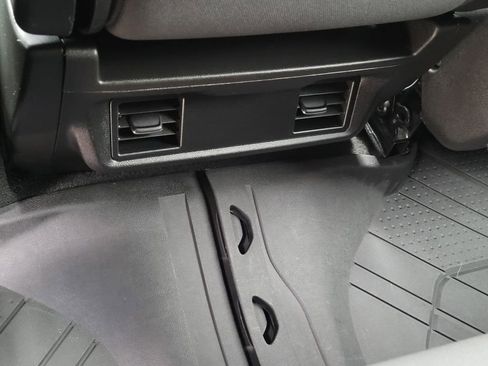 Used 2022 Chevrolet Silverado 1500 Custom image 18