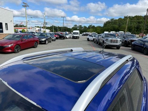 Used 2023 Hyundai Venue SEL FWD image 11