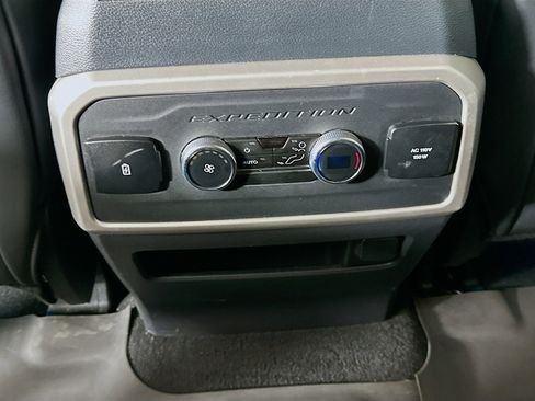 Used 2024 Ford Expedition Max XLT image 27
