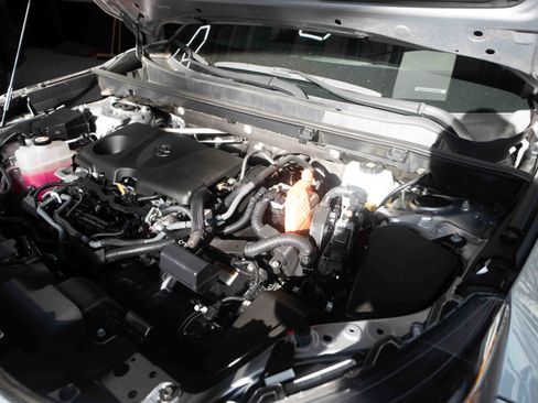 Used 2023 Toyota RAV4 SE image 34