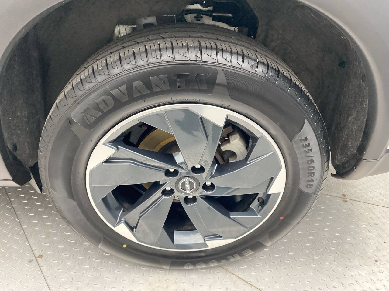 Used 2025 Nissan Rogue SV AWD/4WD image 10