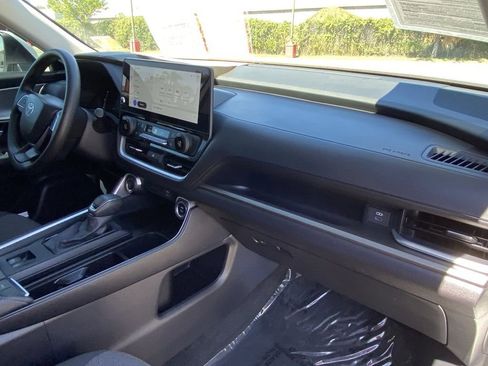 Certified 2025 Toyota Grand Highlander LE image 17