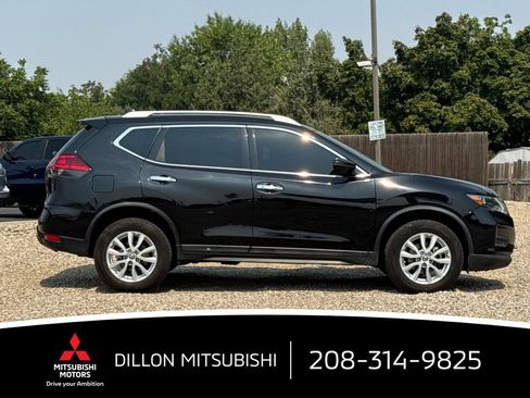 Used 2017 Nissan Rogue SV AWD/4WD image 3