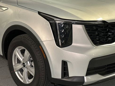 New 2026 Kia Sorento LX image 8