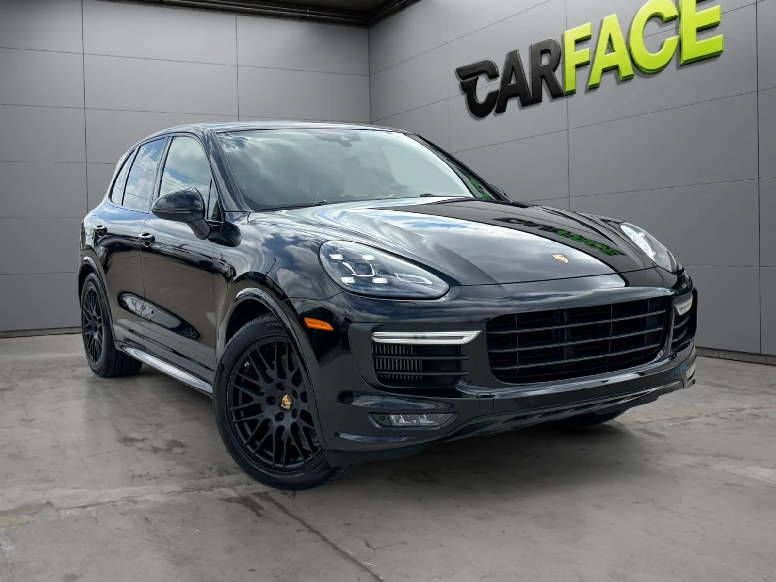 Used 2016 Porsche Cayenne GTS AWD/4WD image 1