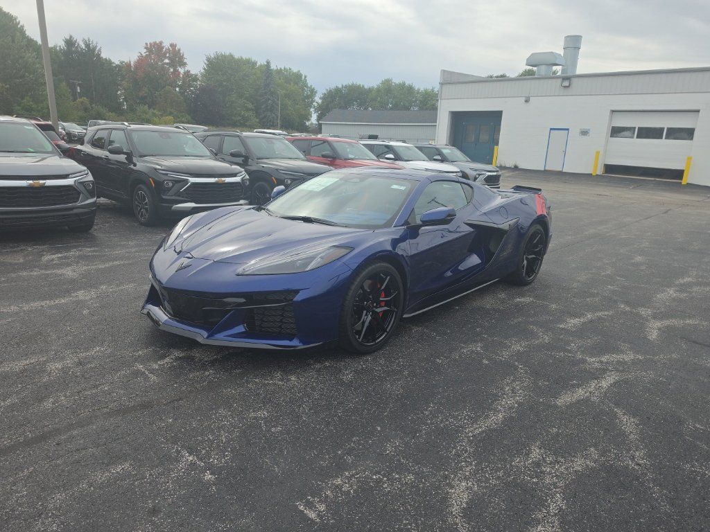 New 2027 Chevrolet Corvette Grand Sport w/ Z52 Sport Performance Package RWD image 3