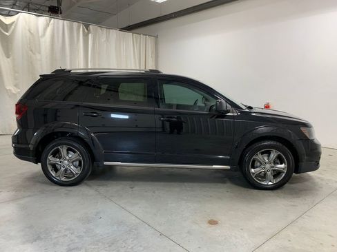Used 2017 Dodge Journey Crossroad w/ Popular Equipment Group FWD image 27