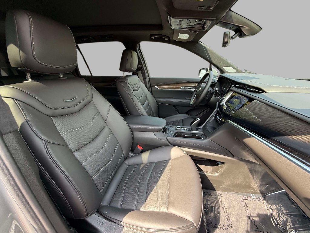 Certified 2025 Cadillac XT6 Premium Luxury w/ Platinum Package AWD/4WD image 14