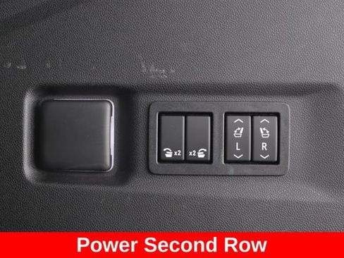 Used 2022 GMC Yukon XL Denali w/ Denali Ultimate Package AWD/4WD image 36
