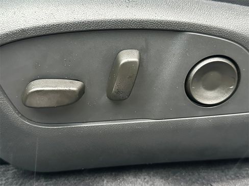 New 2026 Chevrolet Equinox EV LT image 22