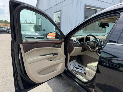 Used 2014 Cadillac SRX Luxury w/ Driver Awareness Package FWD image 9