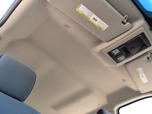 Used 2021 RAM 1500 Classic SLT AWD/4WD image 32