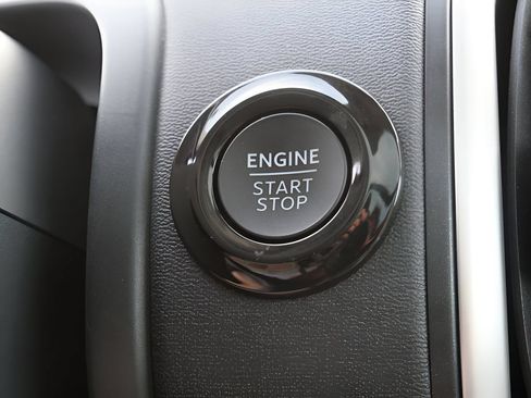 Used 2025 Ford Expedition Active AWD/4WD image 23