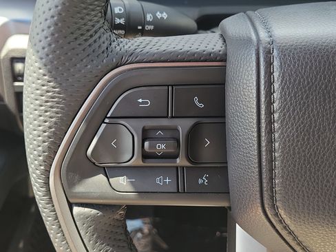Used 2026 Toyota Tacoma TRD Off-Road w/ TRD Off Road Premium Package AWD/4WD image 25
