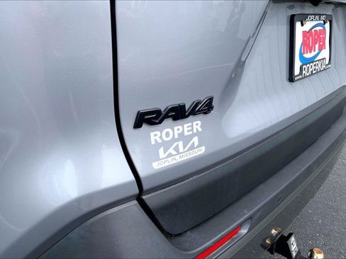 Used 2020 Toyota RAV4 Limited AWD/4WD image 31