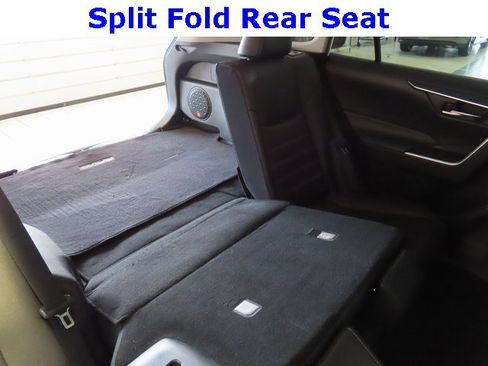 Used 2019 Toyota RAV4 XLE Premium image 33