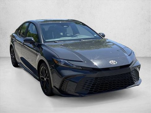 Used 2026 Toyota Camry SE FWD image 3