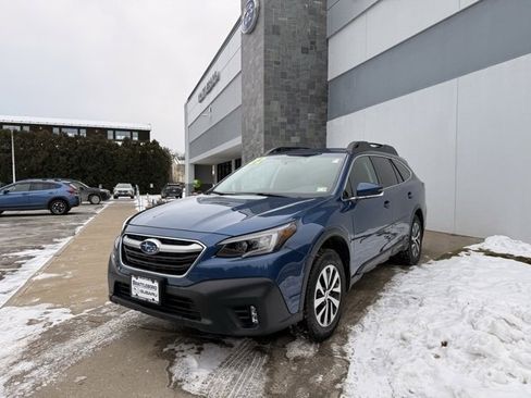Used 2022 Subaru Outback Premium image 9