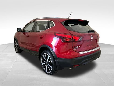 Used 2018 Nissan Rogue Sport SL w/ SL Premium Package AWD/4WD image 3