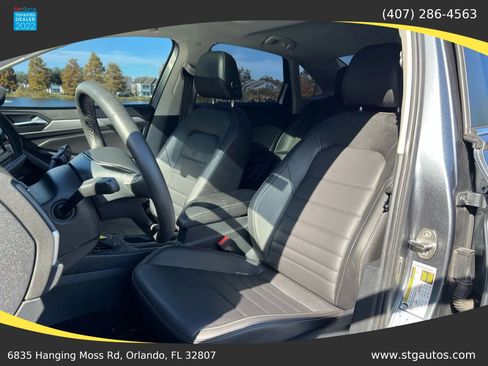 Used 2021 Volkswagen Jetta SE image 13