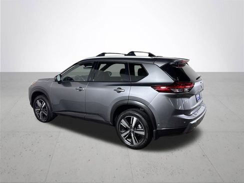 Used 2024 Nissan Rogue SL AWD/4WD image 8