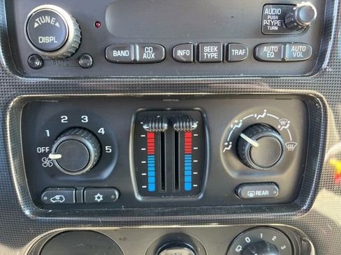 Used 2004 GMC Envoy SLE w/ Preferred Equipment Group image 16