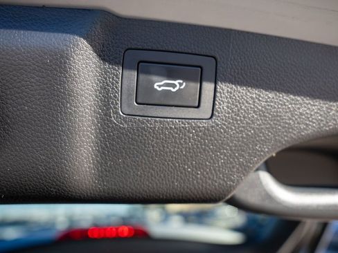 Used 2016 Hyundai Santa Fe Limited image 11