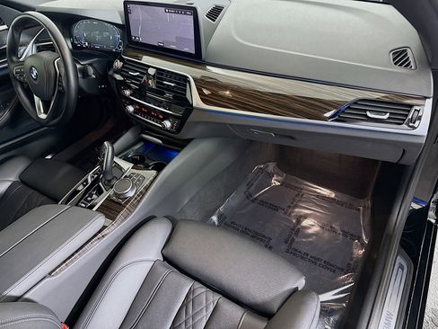 Used 2023 BMW 530e w/ Convenience Package RWD image 30