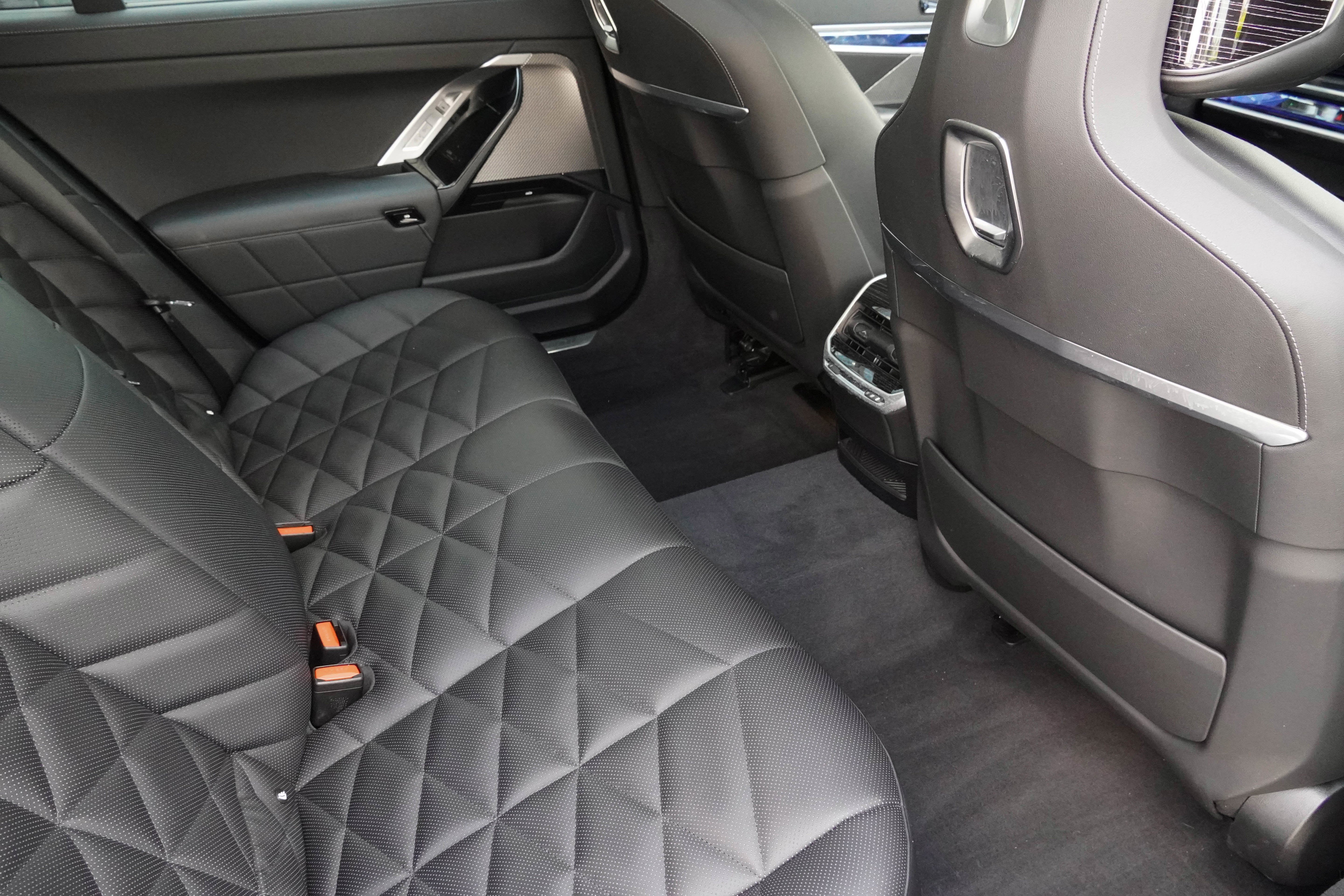 Used 2023 BMW 740i RWD image 34