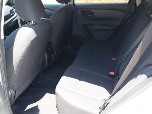 Used 2024 Nissan Rogue S AWD/4WD image 5