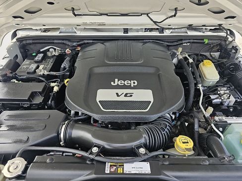 Used 2015 Jeep Wrangler Unlimited Sport w/ Quick Order Package 24S AWD/4WD image 11