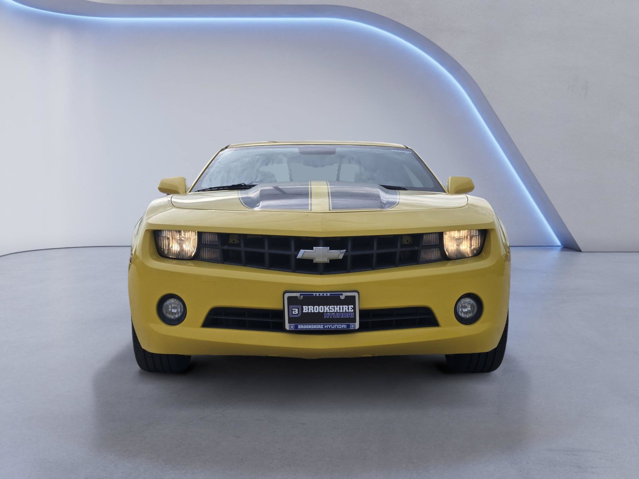 Used 2010 Chevrolet Camaro LT RWD image 2