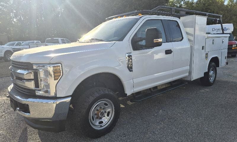 Used 2019 Ford F350 XLT AWD/4WD image 2