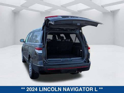 Used 2024 Lincoln Navigator L Reserve image 13