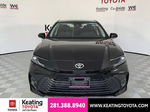 Used 2025 Toyota Camry LE FWD image 10