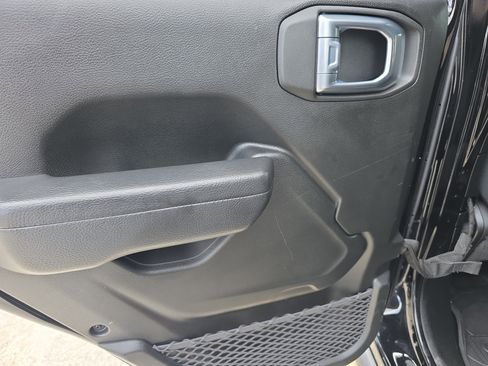 Used 2022 Jeep Wrangler Unlimited Sport image 13