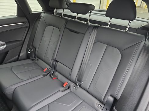 New 2025 Audi Q3 2.0T Premium image 14