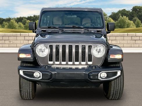 Used 2021 Jeep Wrangler Unlimited Sahara AWD/4WD image 3