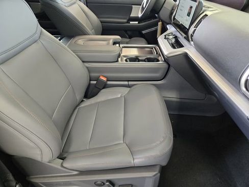 New 2025 Ford Expedition Active RWD image 10