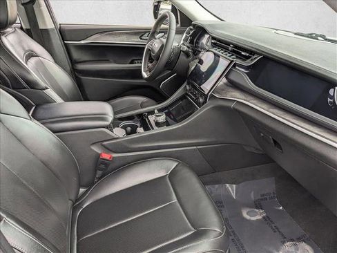 Used 2023 Jeep Grand Cherokee 4WD 4xe w/ Luxury Tech Group II image 25