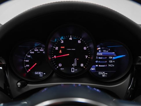 Certified 2019 Porsche Macan AWD/4WD image 30