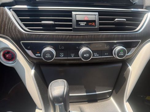 Used 2021 Honda Accord EX-L image 12