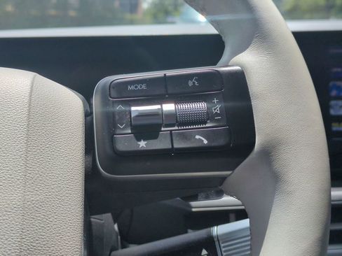Used 2025 Hyundai Santa Fe SEL FWD image 21