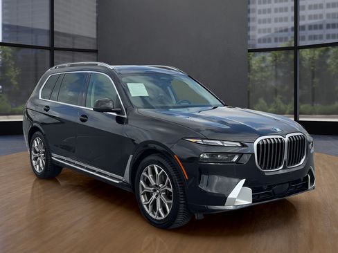 Used 2025 BMW X7 xDrive40i w/ Premium Package AWD/4WD image 7