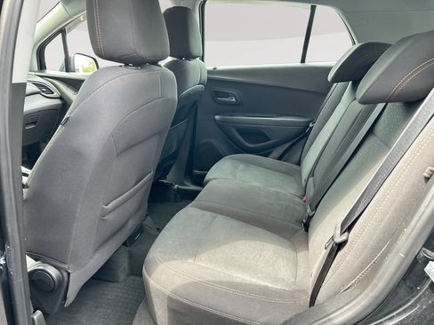 Used 2018 Chevrolet Trax LS AWD/4WD image 24