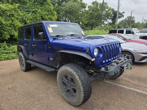 Used 2018 Jeep Wrangler Unlimited Sport S AWD/4WD image 3