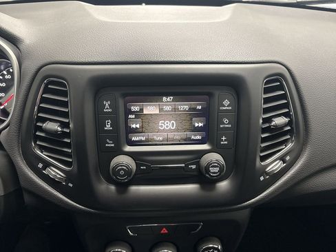 Used 2018 Jeep Compass Latitude w/ Cold Weather Group image 31