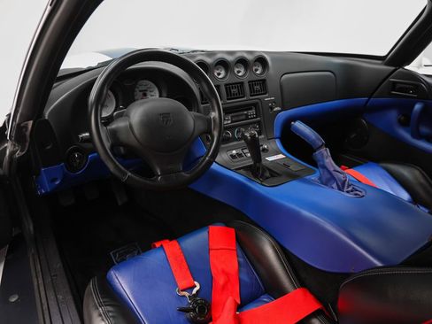 Used 1998 Dodge Viper GTS image 2