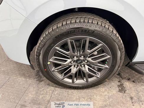 New 2026 Ford Expedition Max Platinum w/ Stealth Appearance Package AWD/4WD image 17
